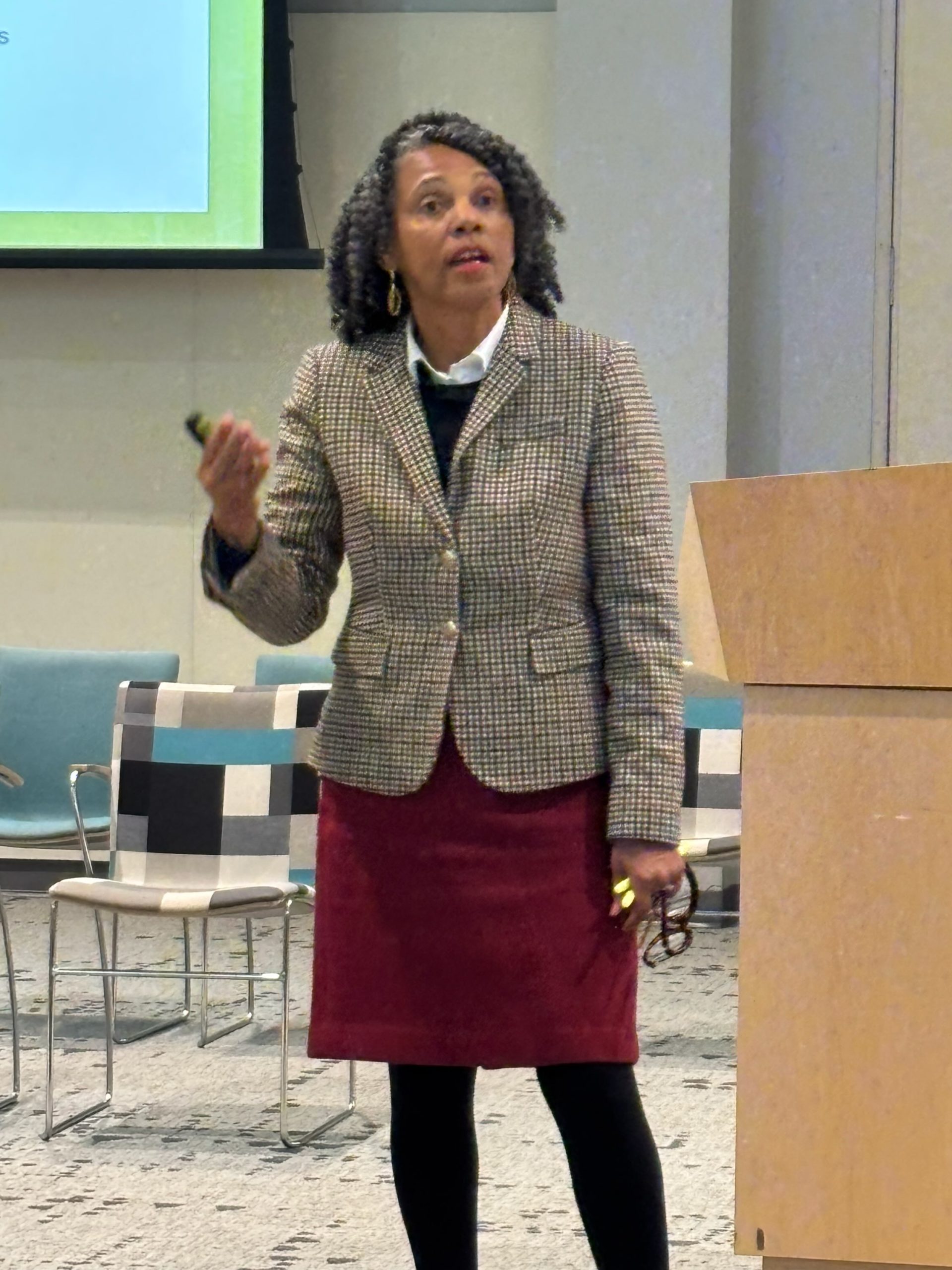 Dr.-Rosa-Dingle-Presenting-scaled Rosa Dingle - National Trainer